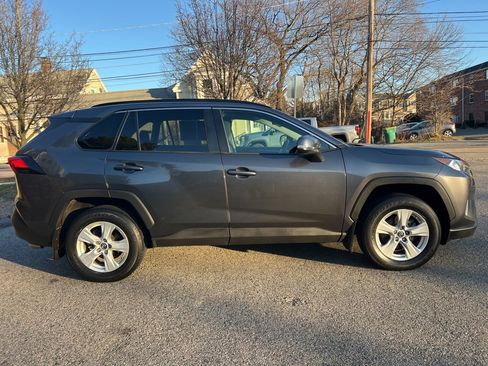 Used 2019 Toyota RAV4 XLE image 6