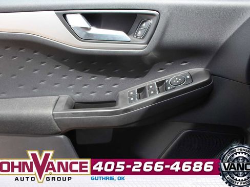 Used 2020 Ford Escape SE FWD image 31
