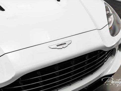 Used 2021 Aston Martin DBX AWD/4WD image 3