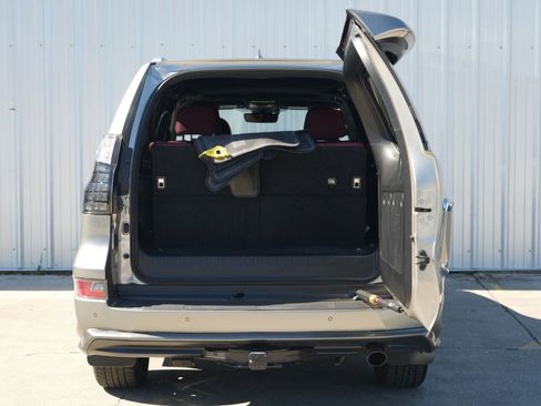 Used 2023 Lexus GX 460 Premium image 10