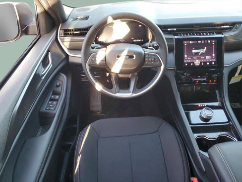 New 2025 Jeep Grand Cherokee Laredo X image 13