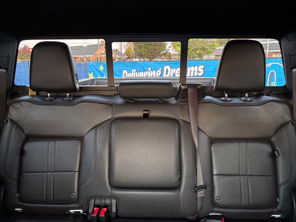 Used 2024 Chevrolet Silverado 1500 High Country w/ High Country Premium Package AWD/4WD image 36
