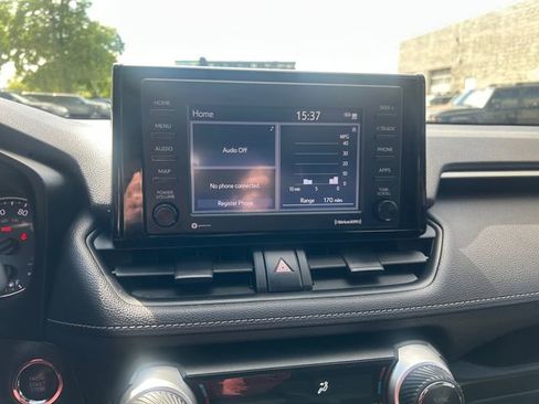 Certified 2022 Toyota RAV4 XLE w/ Convenience Package image 18