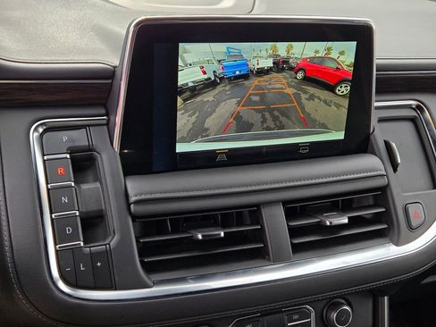 Used 2024 Chevrolet Suburban LT image 19