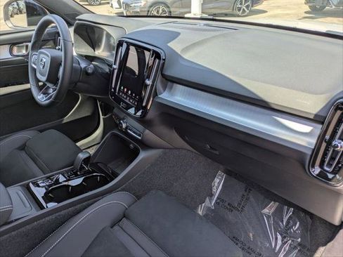 Used 2026 Volvo XC40 B5 Ultra w/ Climate Package AWD/4WD image 25