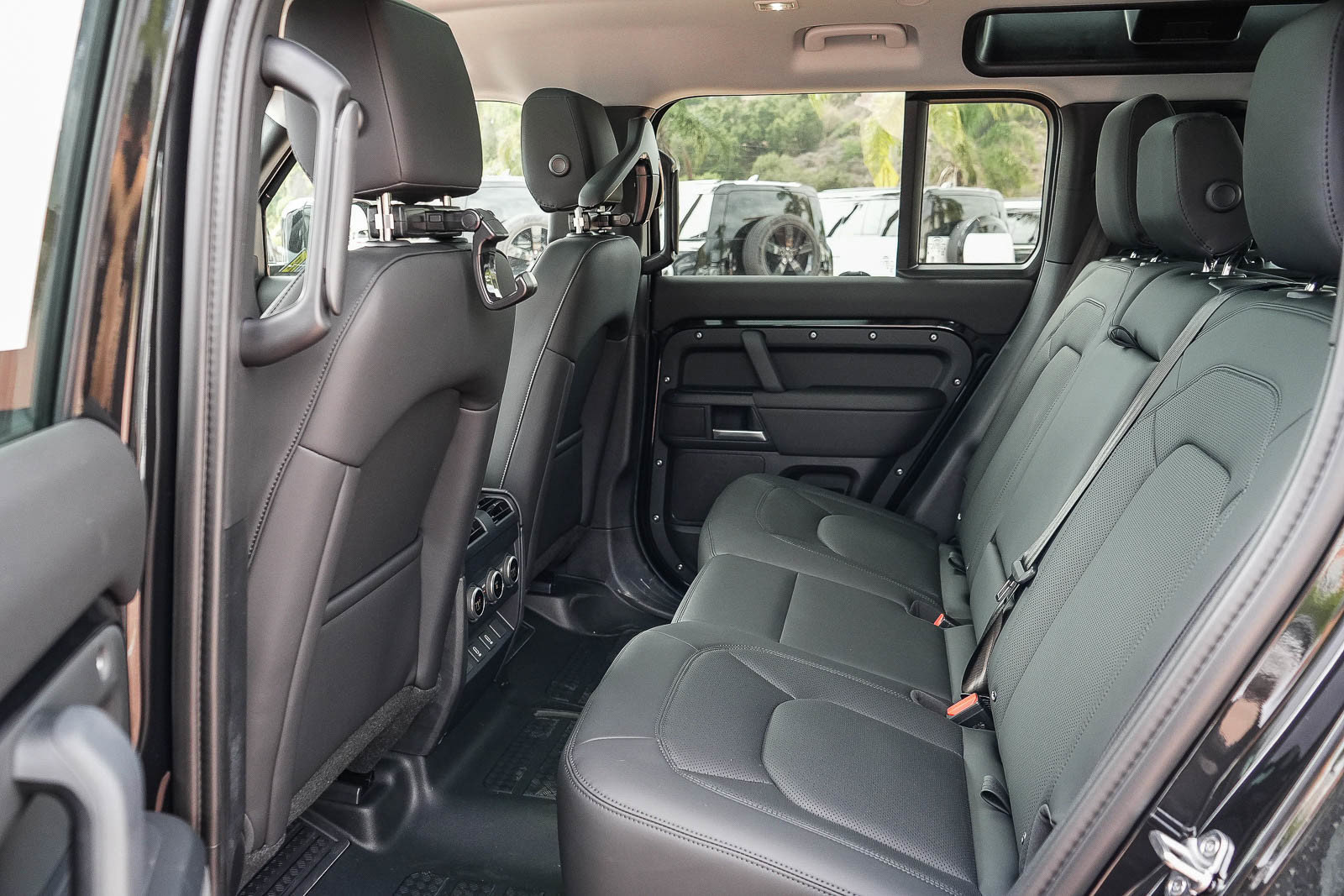 New 2026 Land Rover Defender 110 S AWD/4WD image 17