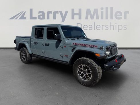 Used 2025 Jeep Gladiator Rubicon w/ Steel Bumper Group AWD/4WD image 7