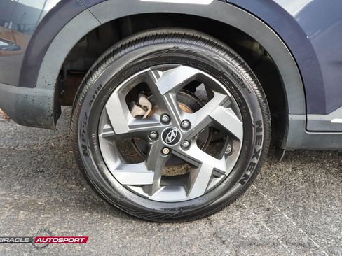 Used 2021 Hyundai Venue w/ Cargo Package image 11