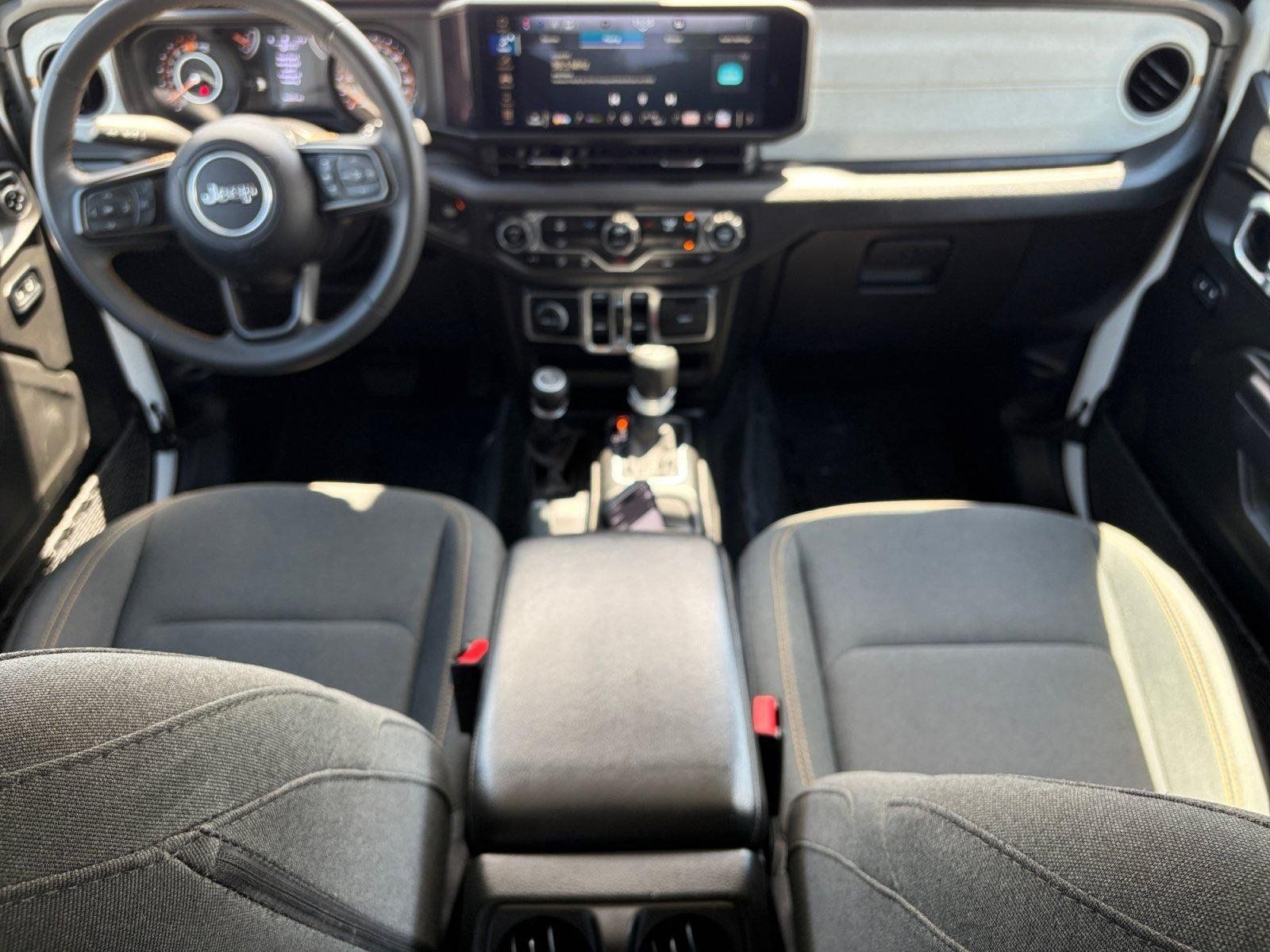 Used 2024 Jeep Wrangler Unlimited Sport AWD/4WD image 18