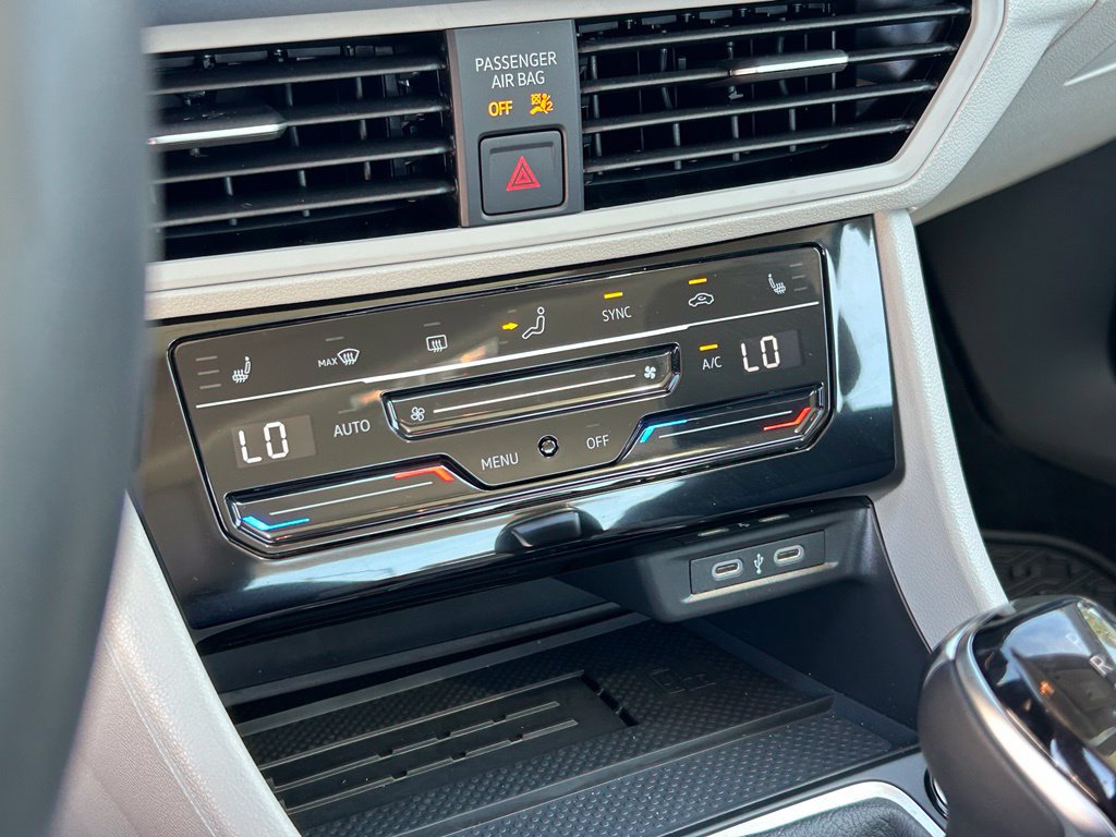 Certified 2026 Volkswagen Jetta SE FWD image 29