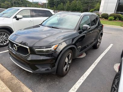 Used 2019 Volvo XC40 T5 Momentum