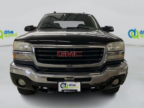 Used 2004 GMC Sierra 2500 SLT w/ Skid Plate Package AWD/4WD image 12