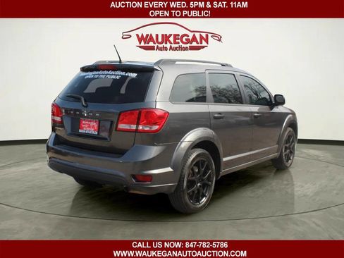 Used 2014 Dodge Journey SXT w/ Flexible Seating Group image 3