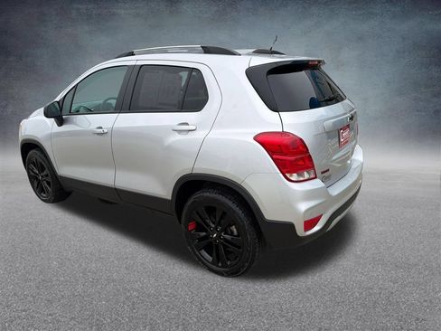 Used 2020 Chevrolet Trax LT w/ Redline Edition AWD/4WD image 3