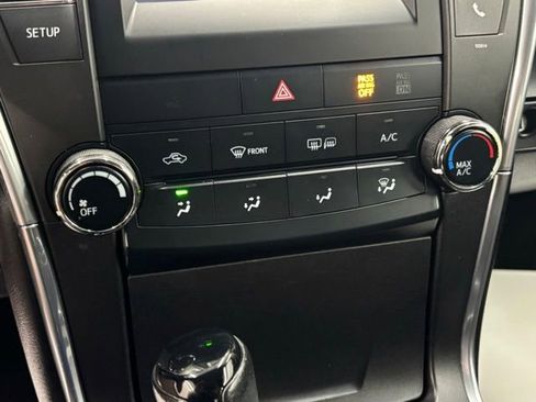 Used 2017 Toyota Camry SE FWD image 23