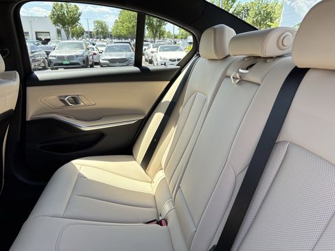 Certified 2025 BMW 330i Sedan RWD image 32