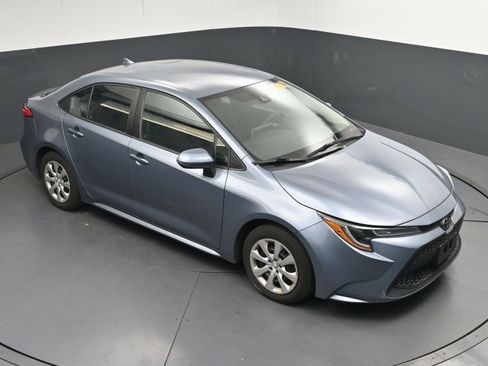 Used 2020 Toyota Corolla LE image 31