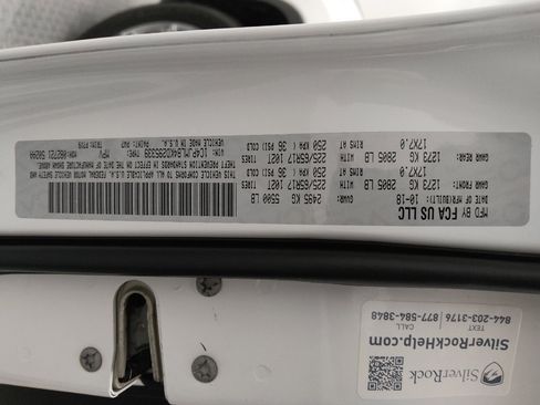 Used 2019 Jeep Cherokee Latitude Plus w/ Comfort/Convenience Group image 33