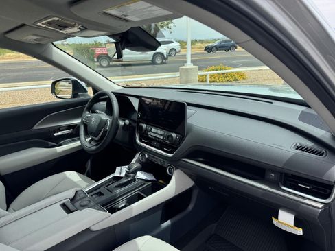 New 2026 Toyota Grand Highlander AWD image 19