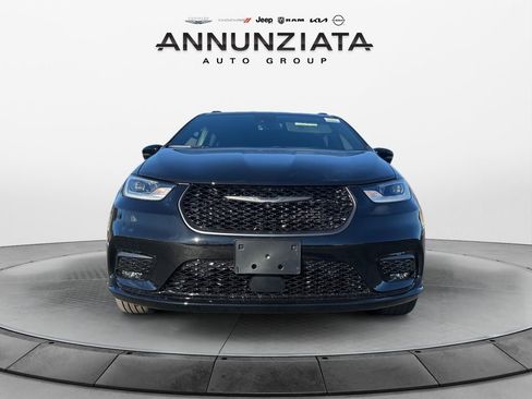 New 2026 Chrysler Pacifica Limited w/ S Appearance Package image 8