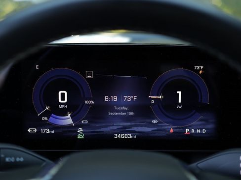 Used 2024 Chevrolet Equinox EV LT image 12