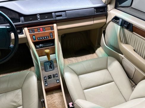 Used 1990 Mercedes-Benz 300 E 3.0 image 30