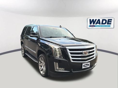 Used 2020 Cadillac Escalade Luxury AWD/4WD image 3