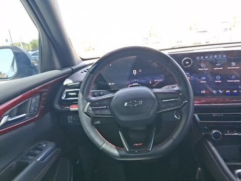 Used 2025 Chevrolet Traverse RS w/ LPO, Floor Liner Package FWD image 9