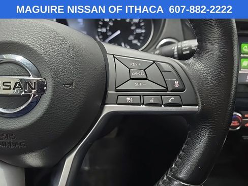Used 2018 Nissan Rogue SV w/ Sun & Sound Touring Package AWD/4WD image 21