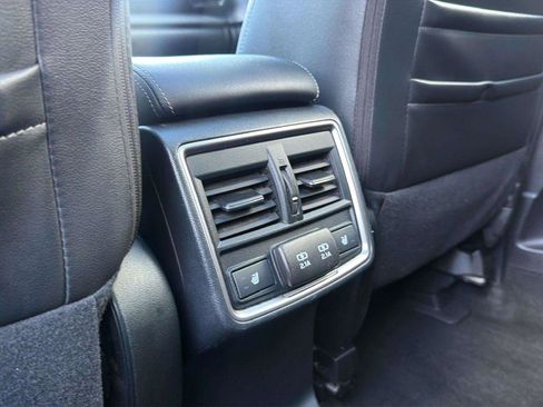 Used 2019 Subaru Forester Touring AWD/4WD image 18