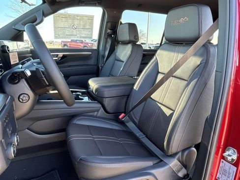 New 2026 Chevrolet Suburban High Country RWD image 25