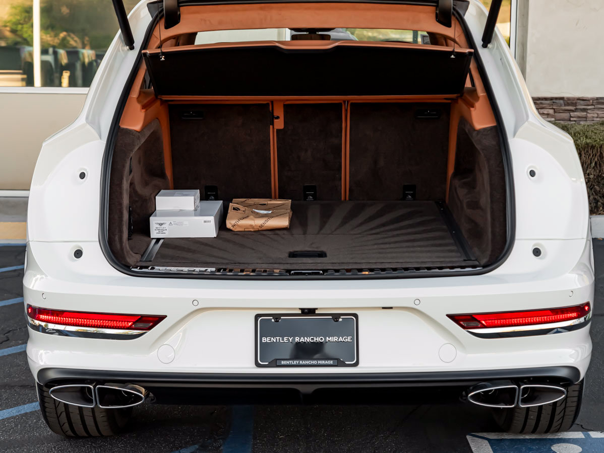 Used 2027 Bentley Bentayga AWD/4WD image 36