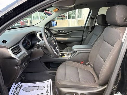 Used 2023 GMC Acadia SLE w/ Driver Convenience Package FWD image 13