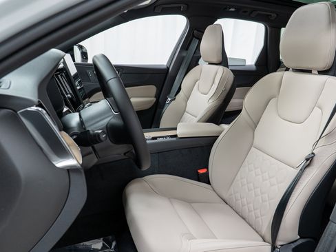 New 2026 Volvo XC60 B5 Plus w/ Climate Package image 13