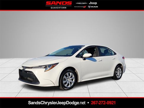 Used 2022 Toyota Corolla LE image 1