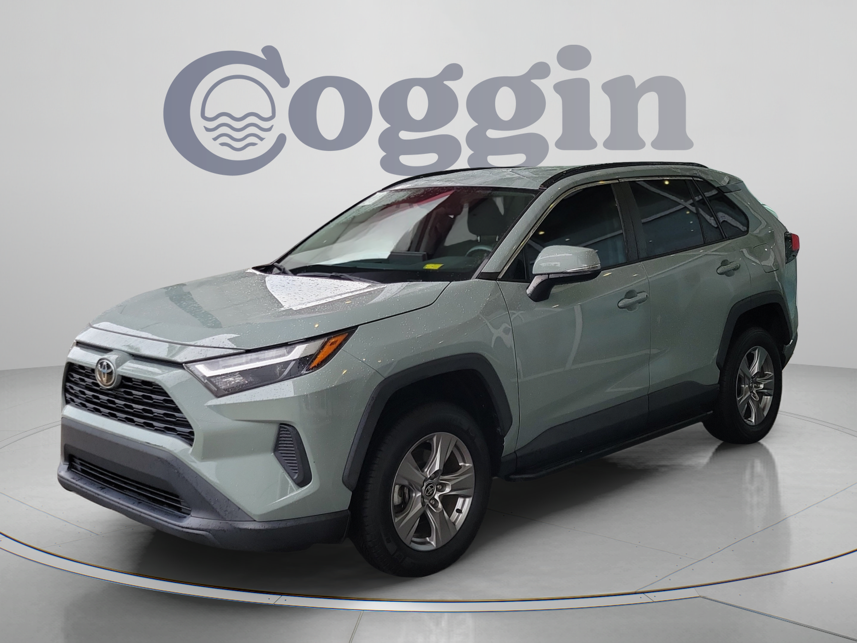 Used 2022 Toyota RAV4 XLE FWD image 1