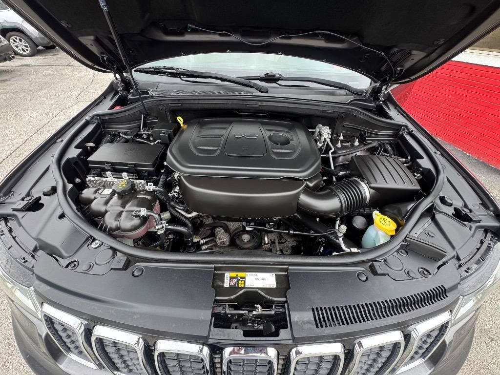 Used 2019 Jeep Grand Cherokee Laredo AWD/4WD image 30