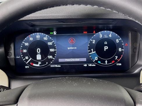Used 2025 Land Rover Discovery Sport S image 13