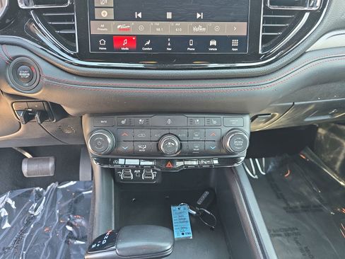 Used 2023 Dodge Durango GT image 23