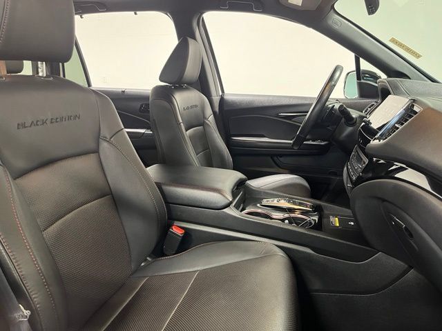 Used 2025 Honda Passport Black Edition image 10