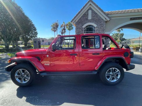 Used 2020 Jeep Wrangler Unlimited Sahara AWD/4WD image 8