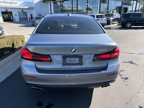 Used 2021 BMW 540i w/ Premium Package image 9
