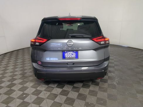 Used 2025 Nissan Rogue SV AWD/4WD image 8