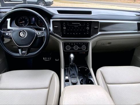 Used 2018 Volkswagen Atlas SEL w/ R-Line Package AWD/4WD image 16