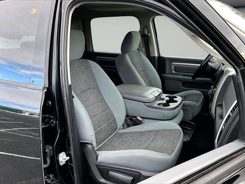 Used 2019 RAM 1500 Classic SLT w/ Luxury Group image 28