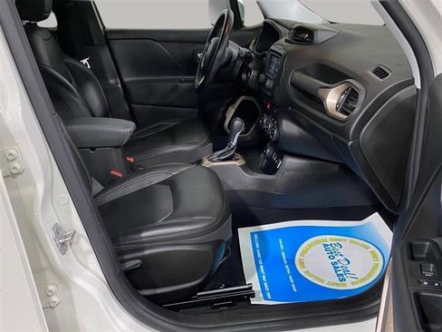 Used 2017 Jeep Renegade Limited image 30