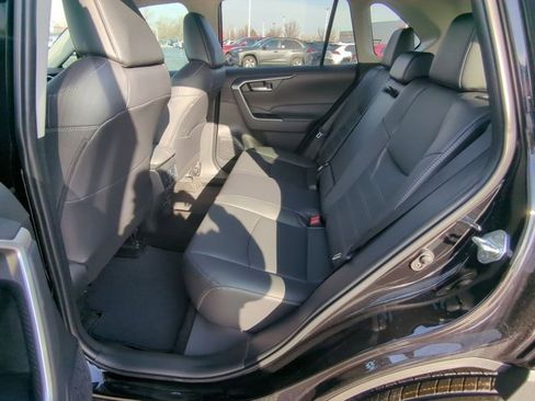 Used 2025 Toyota RAV4 XLE Premium image 15