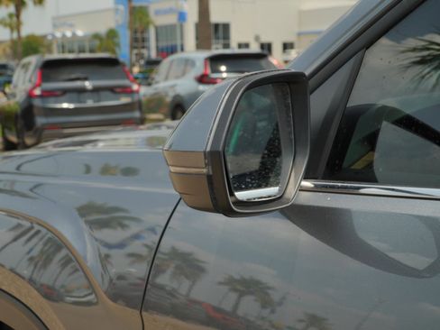 Used 2024 Volkswagen Atlas SE FWD image 9