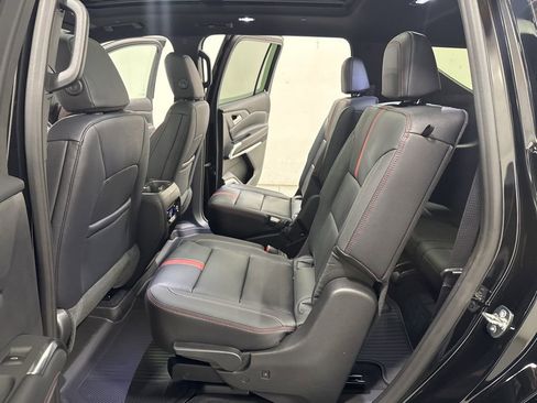 New 2026 Chevrolet Traverse RS w/ LPO, Floor Liner Package AWD/4WD image 22