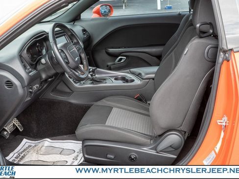 Used 2016 Dodge Challenger R/T w/ Driver Convenience Group image 17